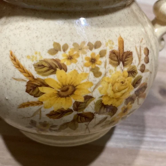 Vintage Old Heritage Yellow/Gold McCOY Pitcher - Picture 2 of 6